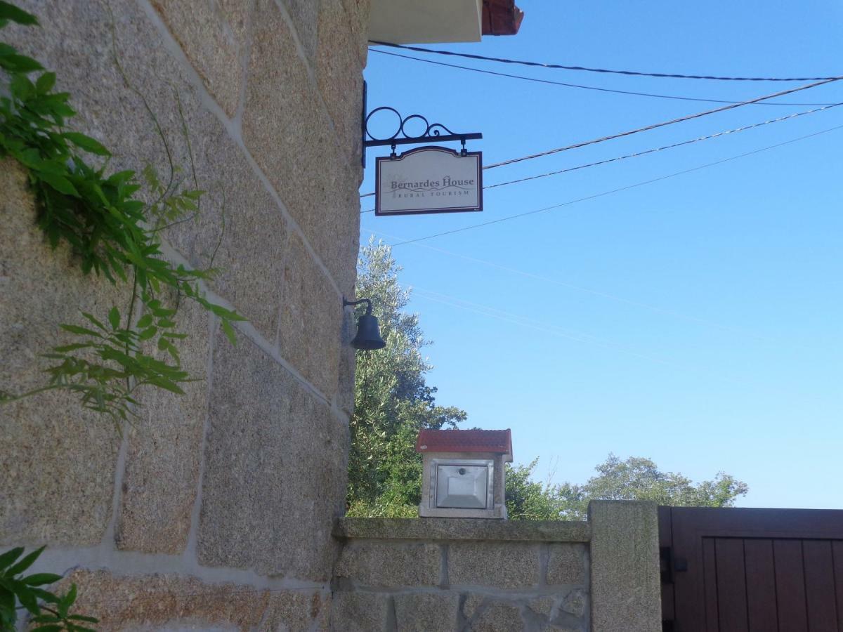 Bernardes House Guest House Castelo de Paiva Exterior photo