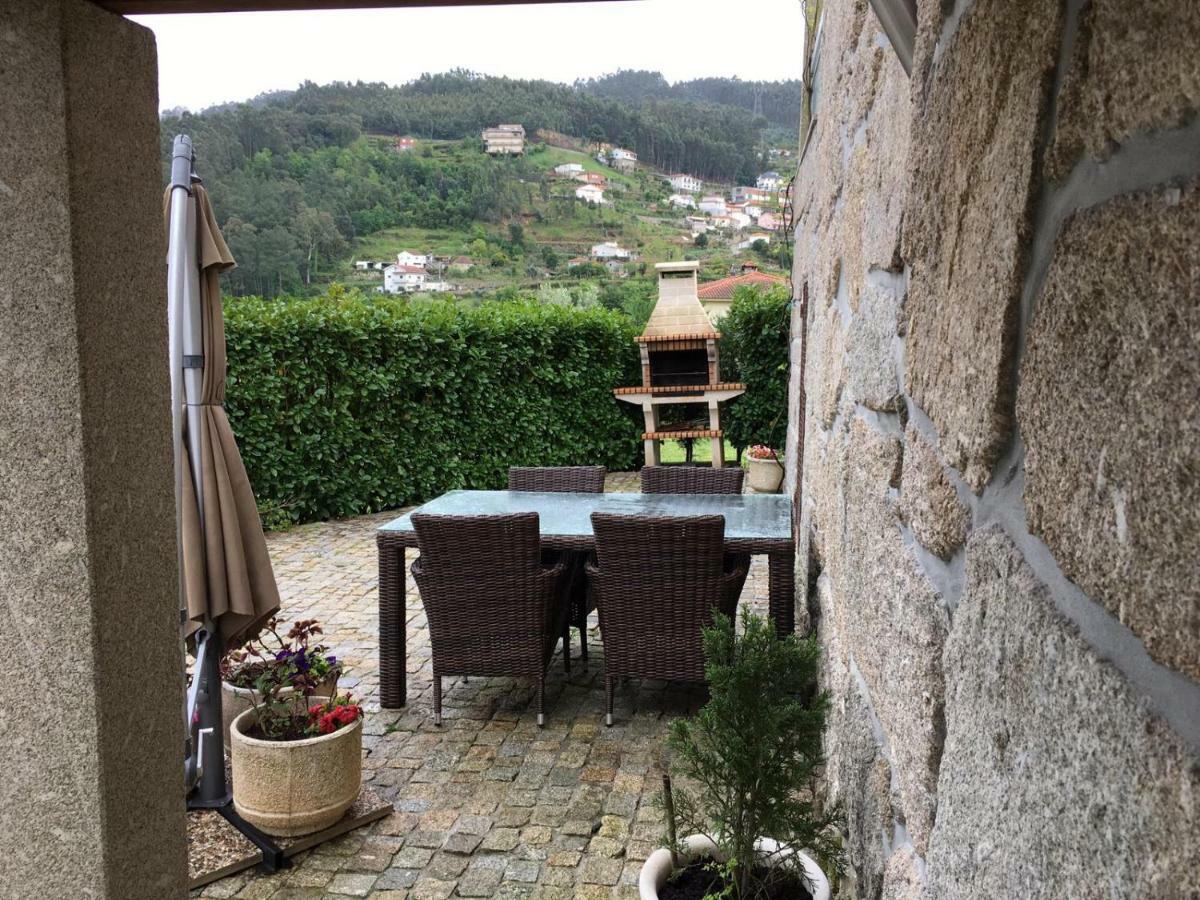 Bernardes House Guest House Castelo de Paiva Exterior photo